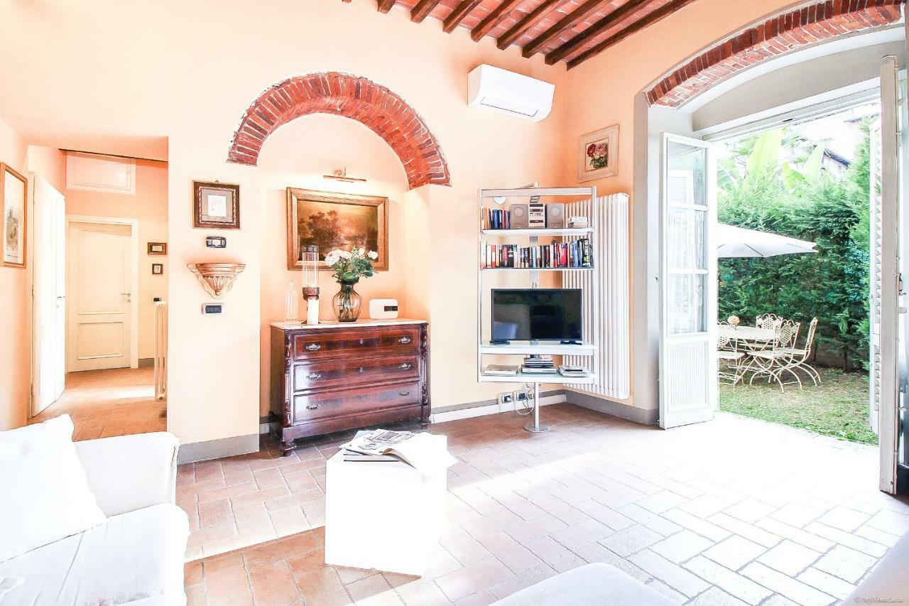 Apartment Guinigi With Private Courtyard Λούκα Εξωτερικό φωτογραφία