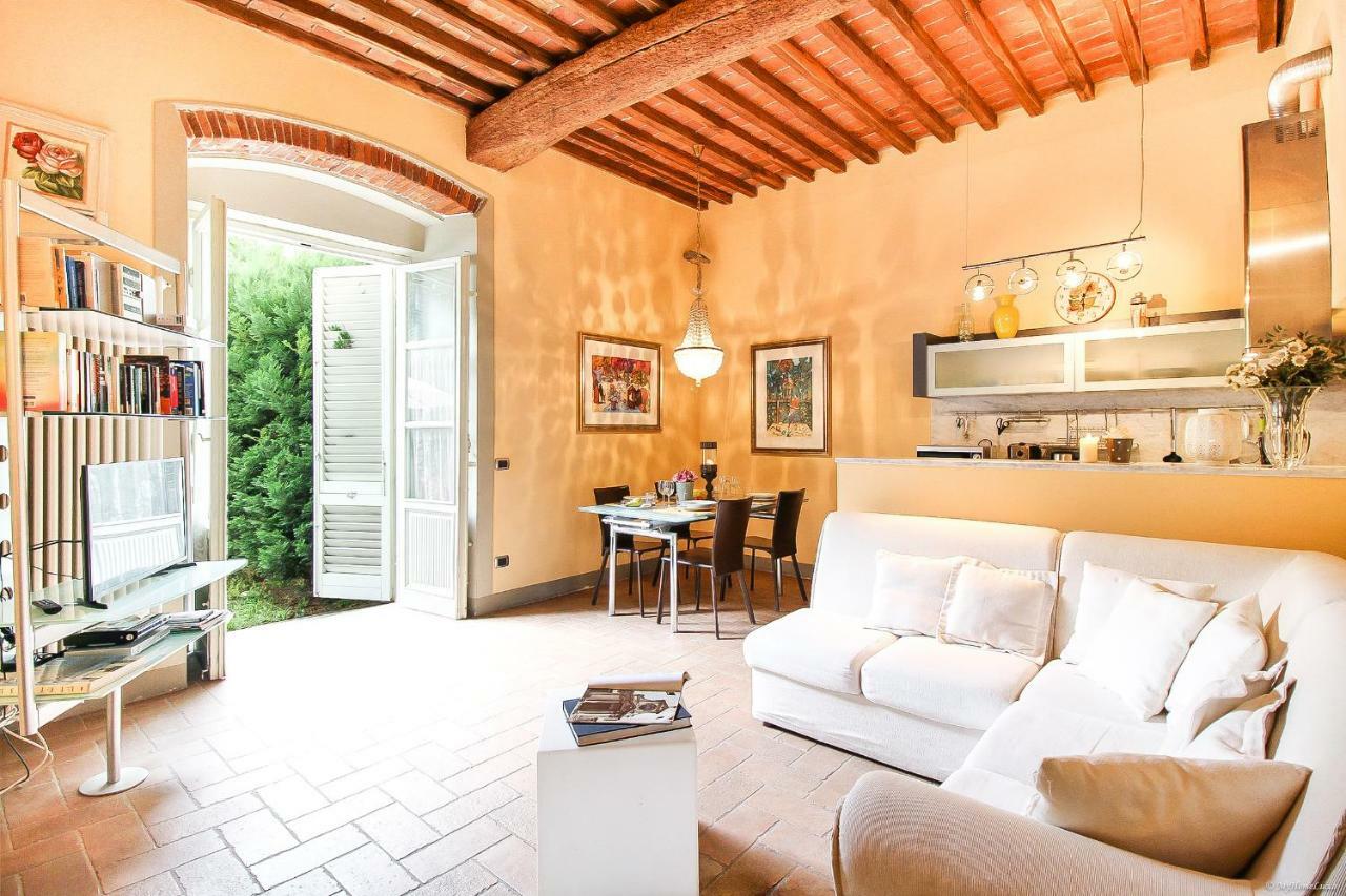 Apartment Guinigi With Private Courtyard Λούκα Εξωτερικό φωτογραφία